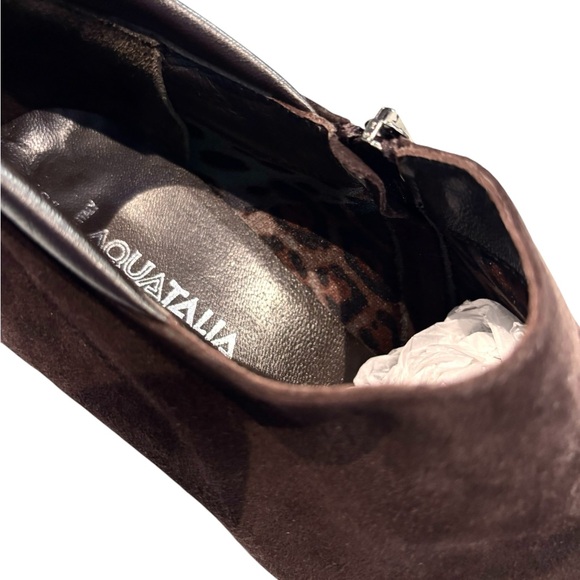Aquatalia Like NEW Brown Suede 3” Heels, 9.5 - Picture 10 of 10